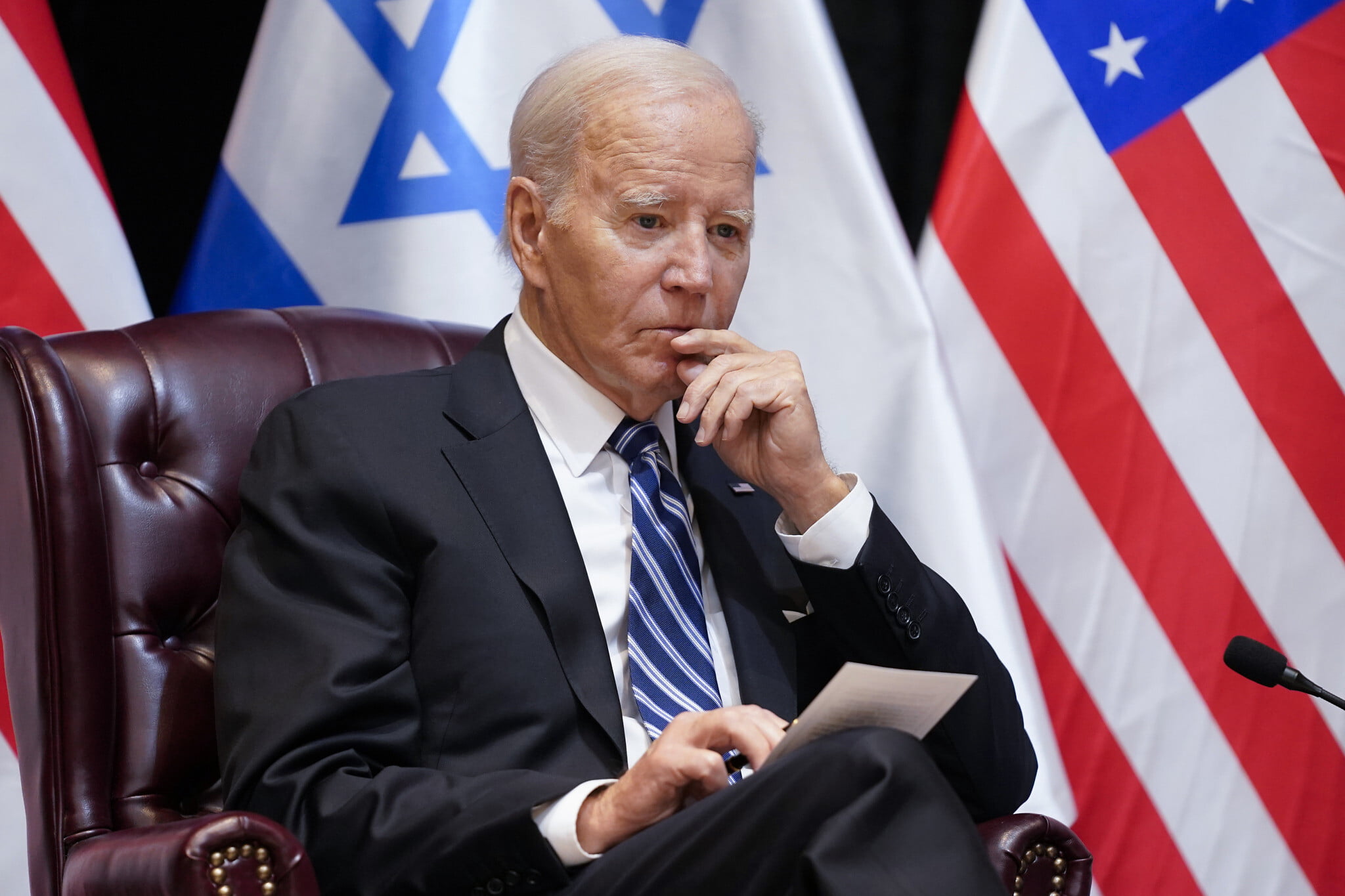 Congress is urged by top Biden officials to approve funding for Israel and Ukraine.